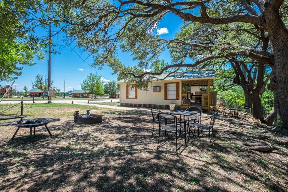 River Bluff Cabins Rio Frio Esterno foto