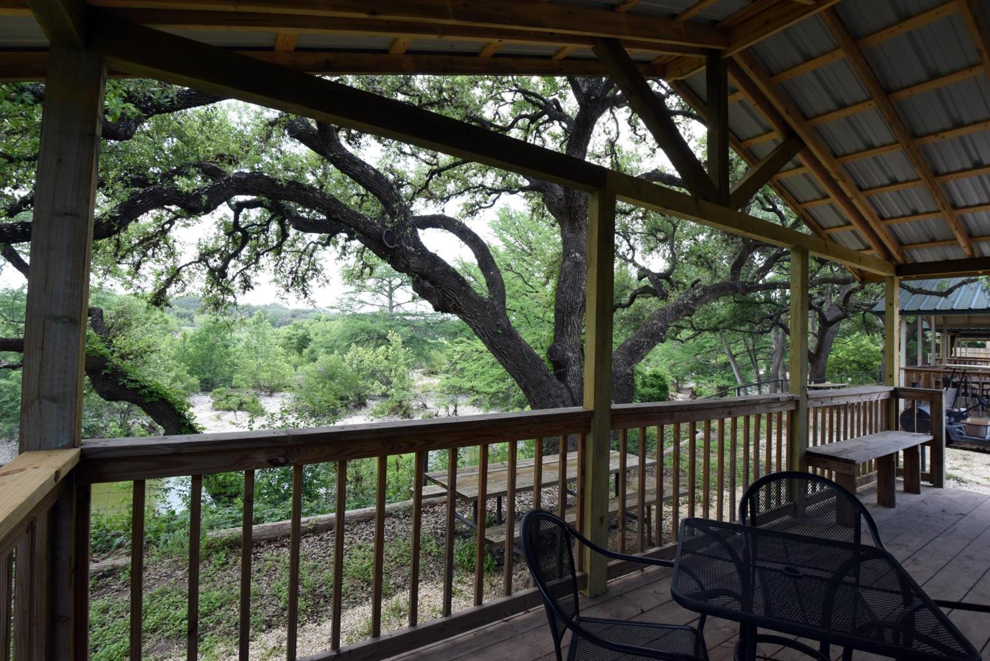 River Bluff Cabins Rio Frio Esterno foto
