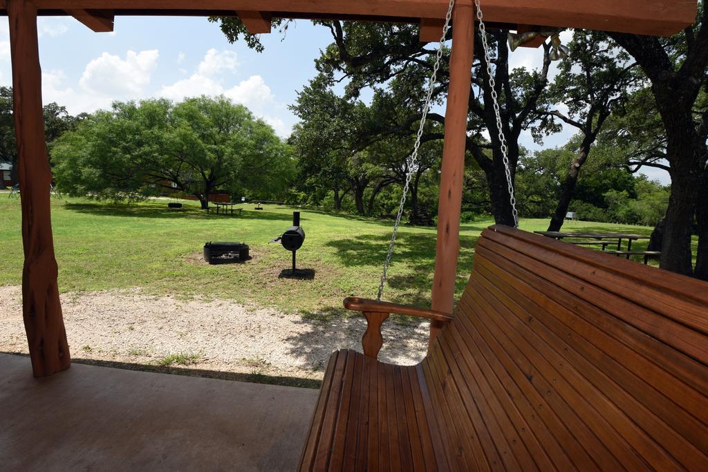 River Bluff Cabins Rio Frio Esterno foto