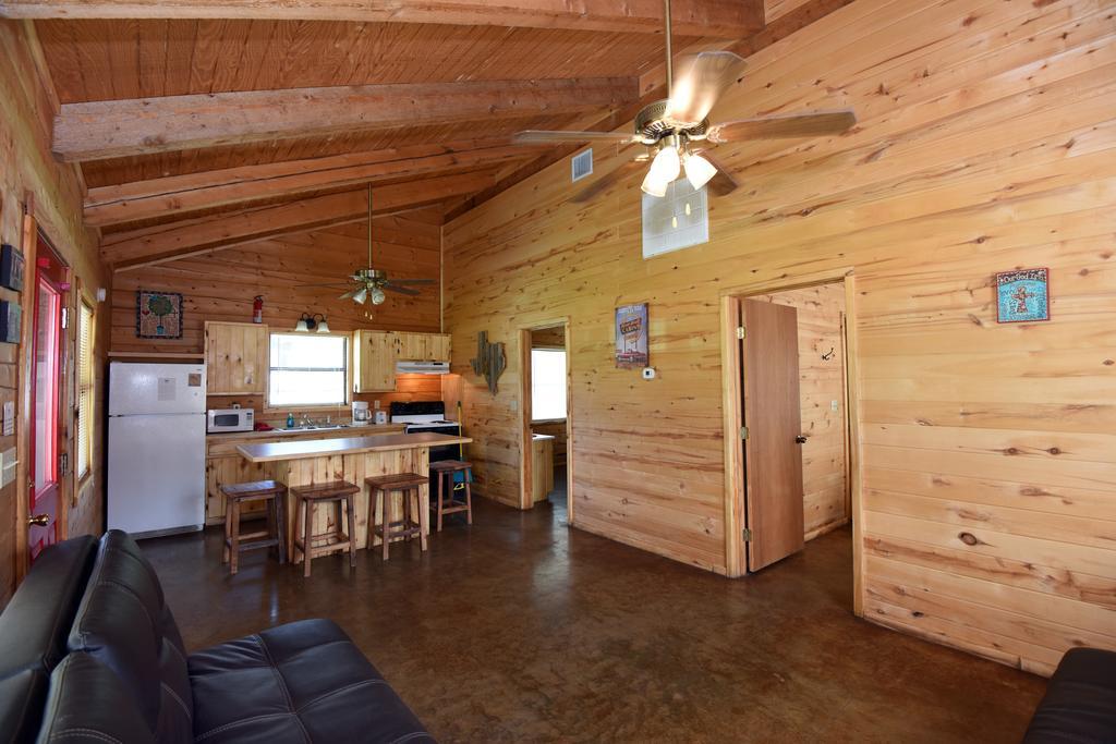 River Bluff Cabins Rio Frio Esterno foto