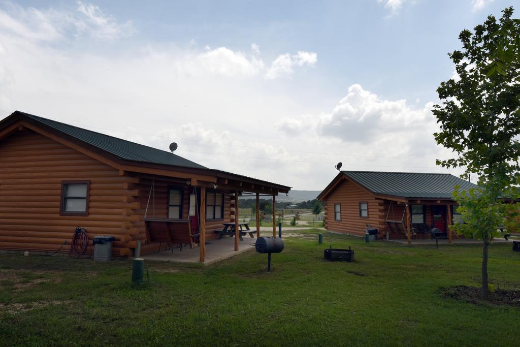 River Bluff Cabins Rio Frio Esterno foto