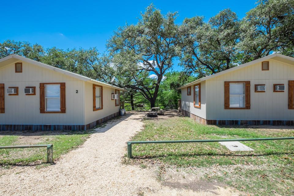 River Bluff Cabins Rio Frio Esterno foto