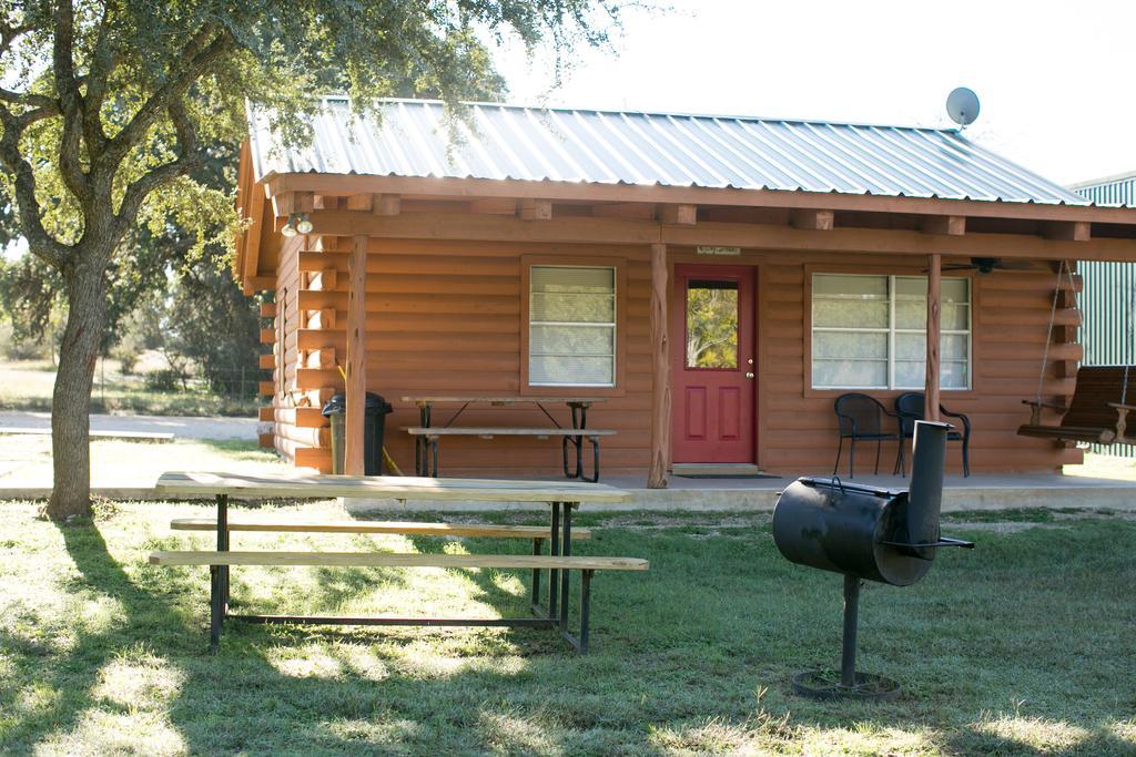 River Bluff Cabins Rio Frio Esterno foto