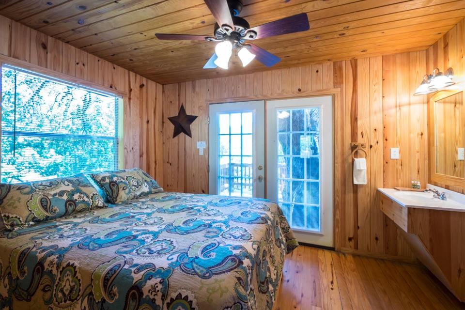 River Bluff Cabins Rio Frio Esterno foto