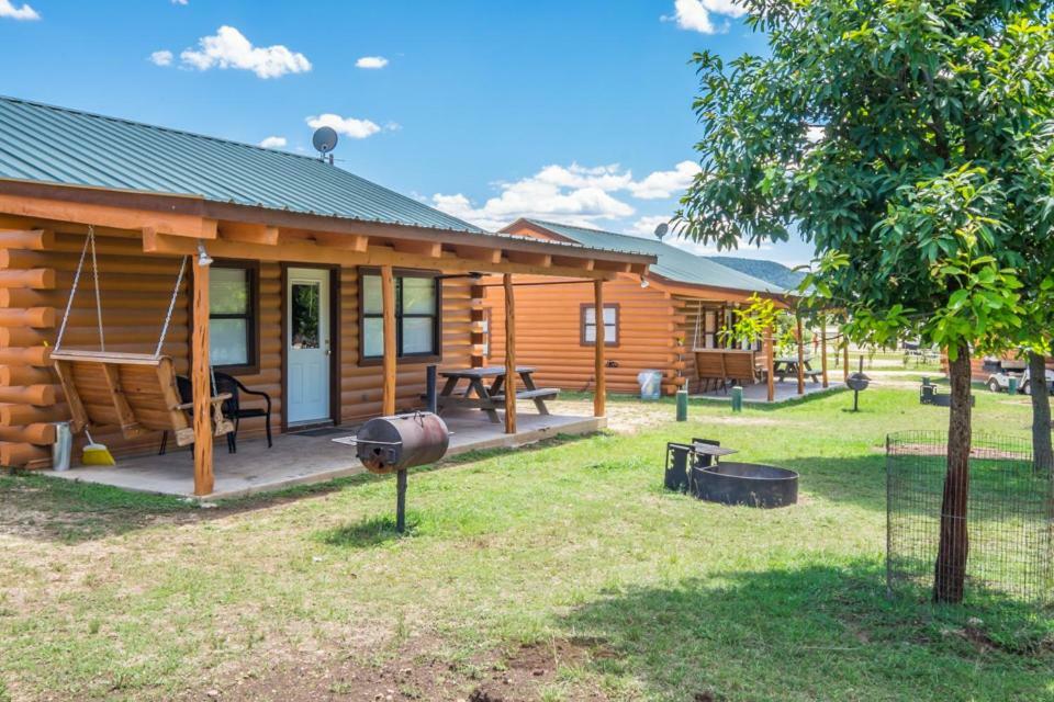 River Bluff Cabins Rio Frio Esterno foto